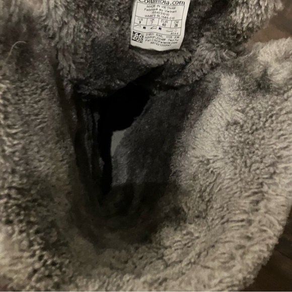 Columbia black winter boots.  200gram.  Waterproof.  EUC! - Picture 8 of 11